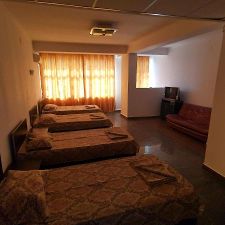Hotel Dinastia Piteşti Exteriör bild