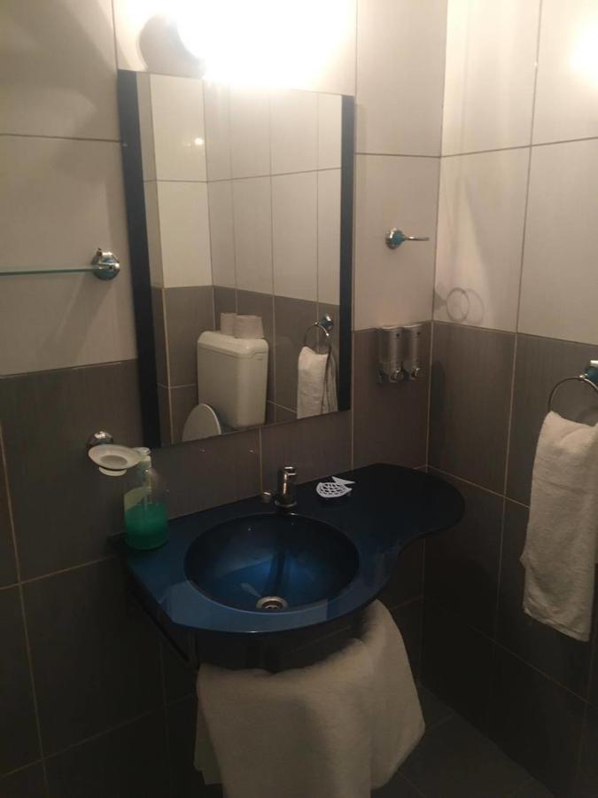 Hotel Dinastia Piteşti Exteriör bild